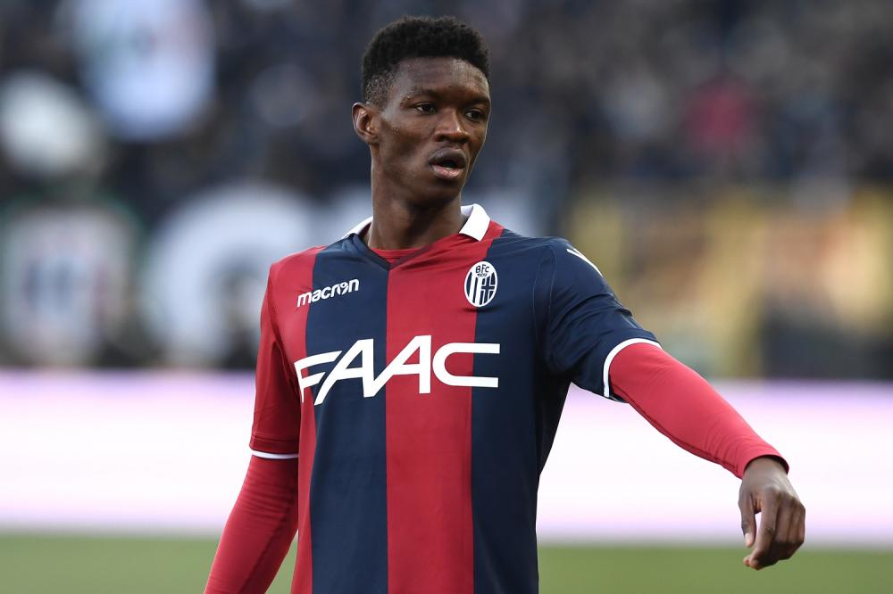 «Спартак» интересуется правым защитником «Болоньи» Мбайе