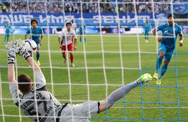 Сила Сели. Голкипер «Амкара» входит в число самых непробиваемых вратарей Европы