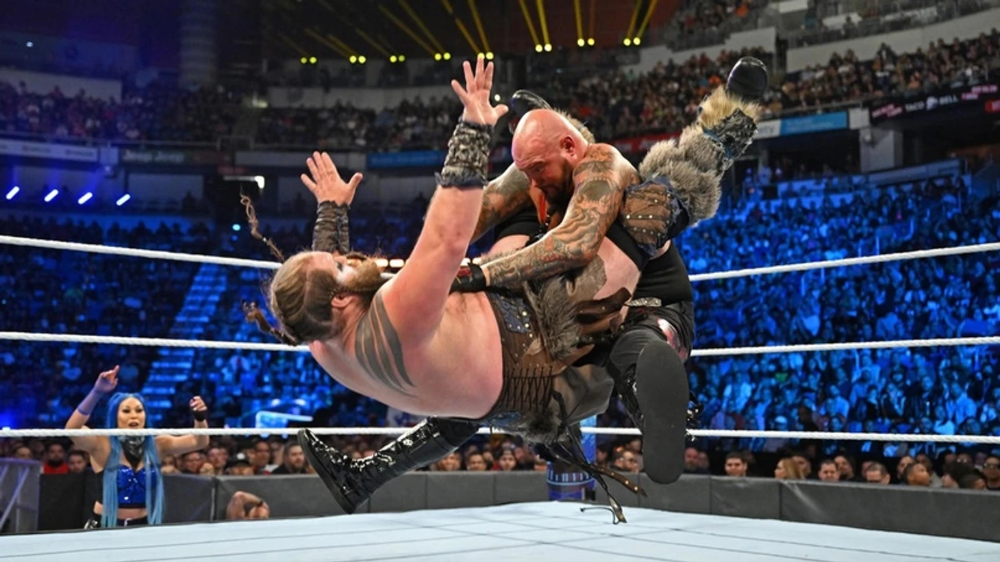 Обзор WWE Friday Night Smackdown 05.05.2023, изображение №2