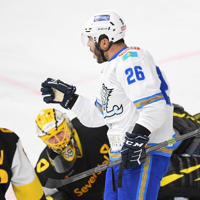 Новички «Барыса» Вароне и Хетерингтон практически сразу отправились на выезд