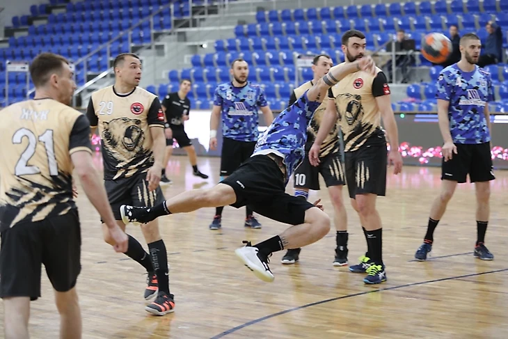 Чемпионат России. "Виктор" на взлете. Кому подарочек к плей-офф?, изображение №2