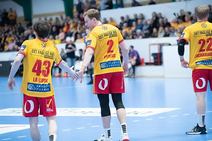 Европейская лига. Цыганочка с вылетом. Пуст или полон чеховский стакан?, изображение №2