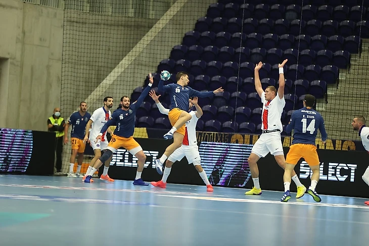 Лига чемпионов. "Пари Сен-Жермен" и "Мотор" — синхронные всплытия в зонах доступа, изображение №2