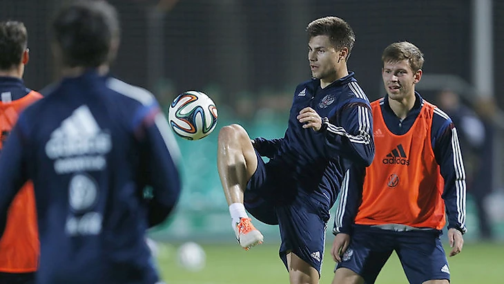 3 марта 2014 года. Краснодар. Максим БЕЛЯЕВ (второй справа) на тренировке сборной России. Фото Константин РЫБИН, РФС