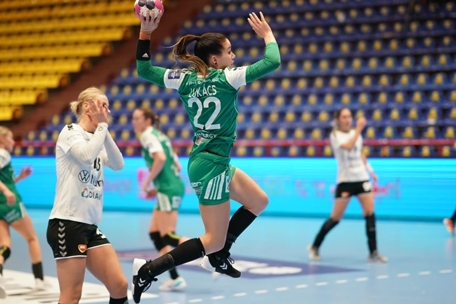 Лига чемпионов. Чудеса от Рисович и норвежские крылья непобедимого "Дьера", изображение №2