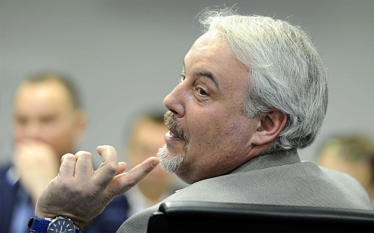 (�ладими� �езз�бов, photo.khl.ru)