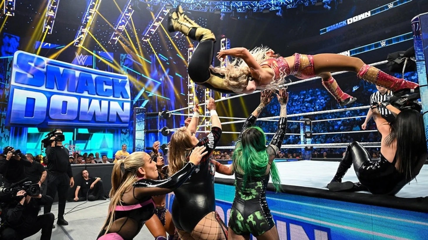 Обзор WWE Friday Night Smackdown 26.08.2022, изображение №4