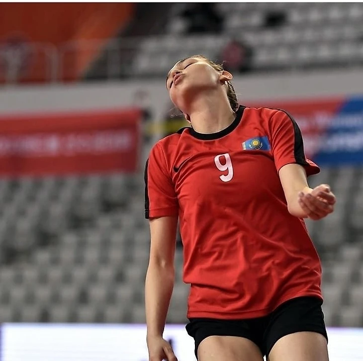 "Корейские организаторы просто перепутали таблички". Гандбольная краса и гордость Казахстана, изображение №4