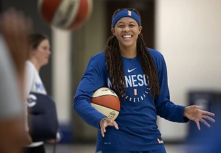 Топовые баскетболистки меняют клубы в WNBA: ради титулов, лучшей организации и доигрывать карьеры