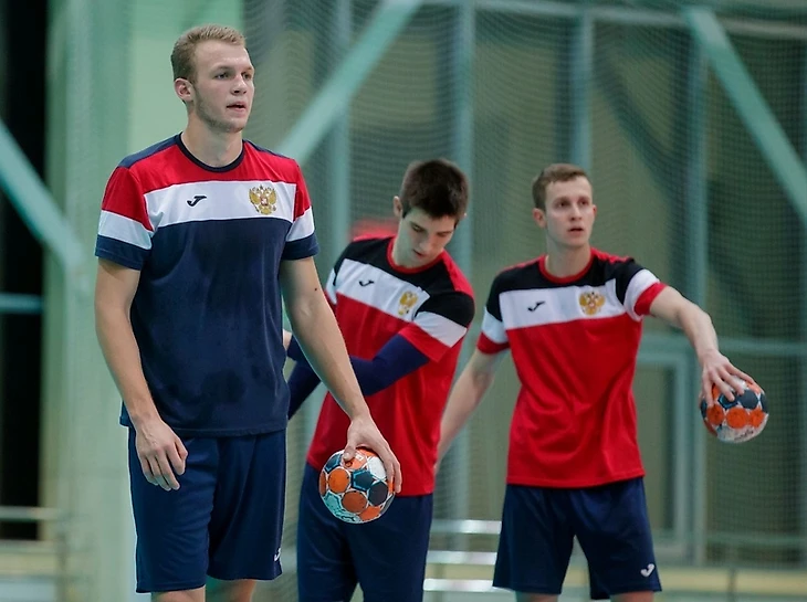 ЧЕ-2022. Сергей Иванов: "Порадовался голу, но в то же время не понравилась моя игра в защите", изображение №4