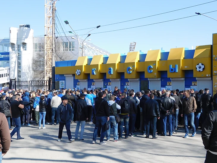 Картинки по запросу билеты на ростов-арену очередь