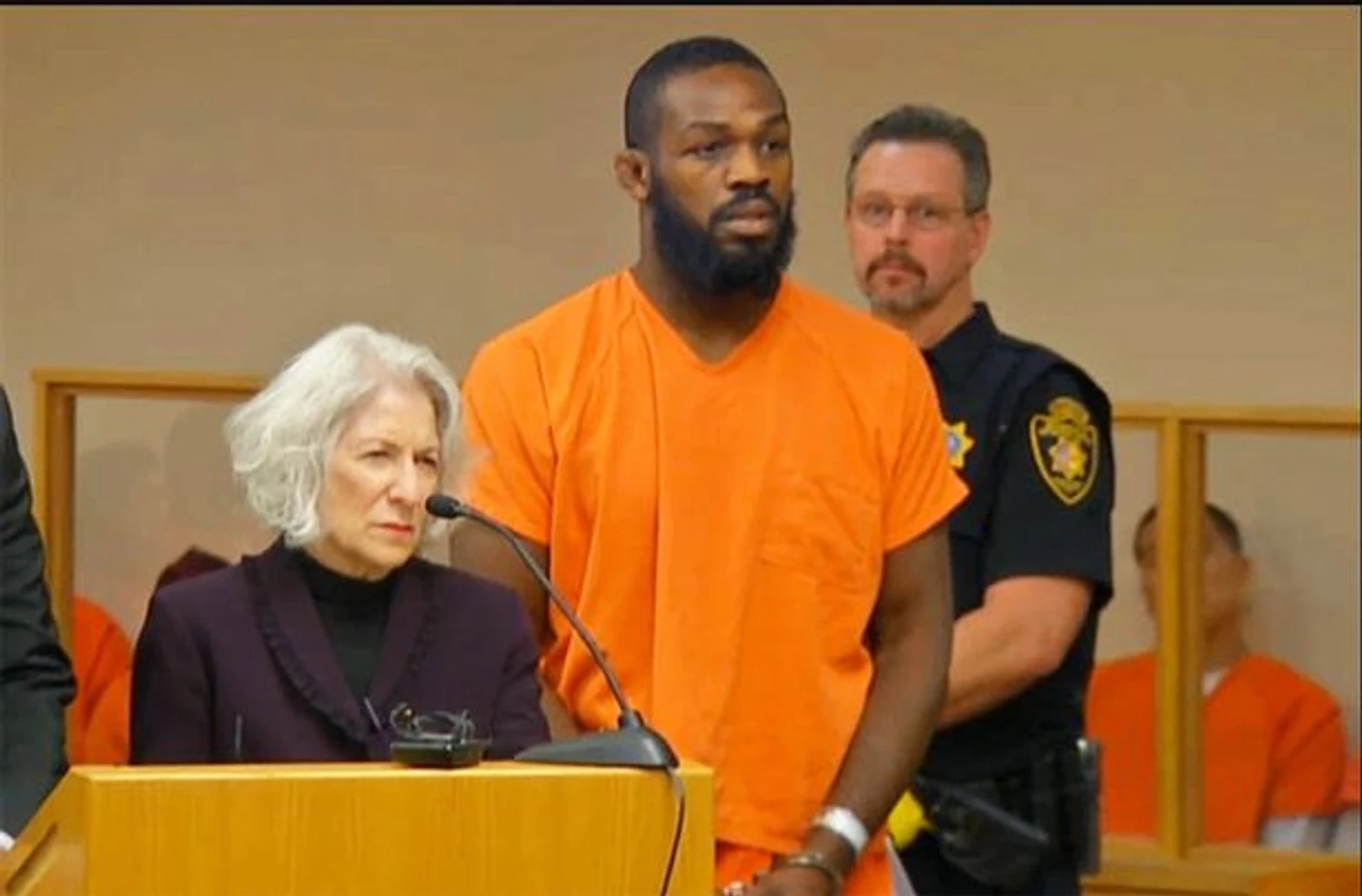 Джон Джонс в зале суда