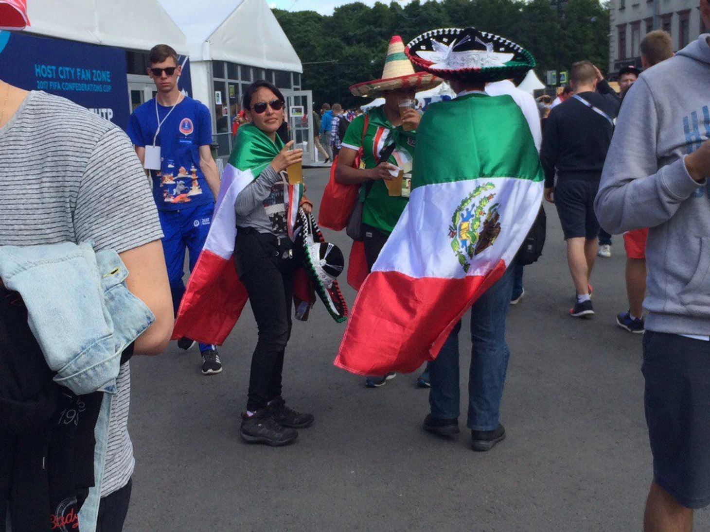 болельщики Мексики