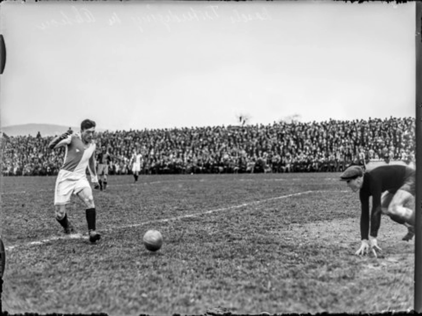 1933