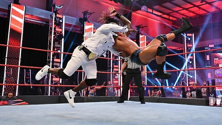 Обзор WWE Monday Night RAW 13.07.2020, изображение №15