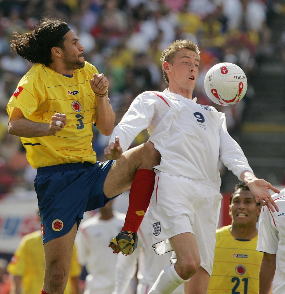 фото, Сборная Колумбии по футболу, Марио Йепес, Питер Крауч, Сборная Англии по футболу