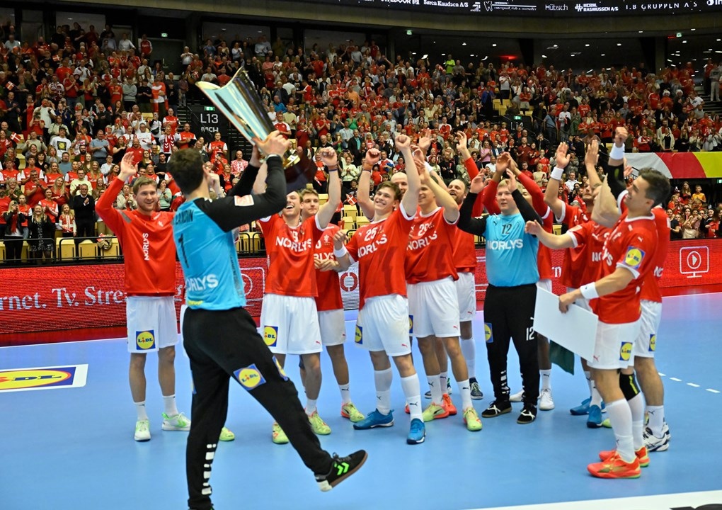 EHF Euro Cup. &quot;Датский динамит&quot; вновь взорвался. Команда Якобсена увела трофей из-под носа шведов, изображение №3