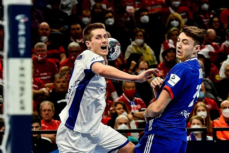 "Мечтал выступать за "Ливерпуль". Вигго Кристьянссон — гандболист, профессионально игравший в футбол, изображение №1