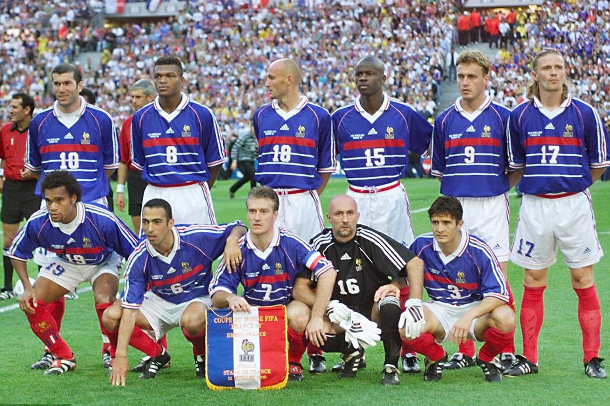 Франция чемпион какого года. Сборная Франции ЧМ 1998. Футбол сборная Франции 1998.