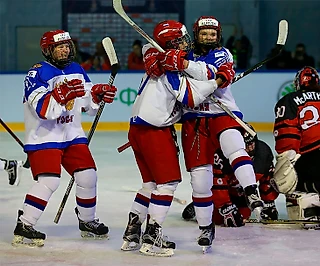 Русские девушки обыграли Канаду в хоккей. Такого не было никогда