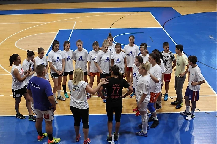 Гандбольный детский лагерь — впервые в России. "Цель — дать импульс для работы на весь будущий год", изображение №4