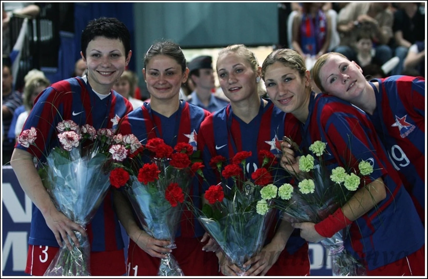 Еврокубки. "Виктору" на заметку. Как клубы Ex-USSR проводили домашние матчи вдали от дома, изображение №5