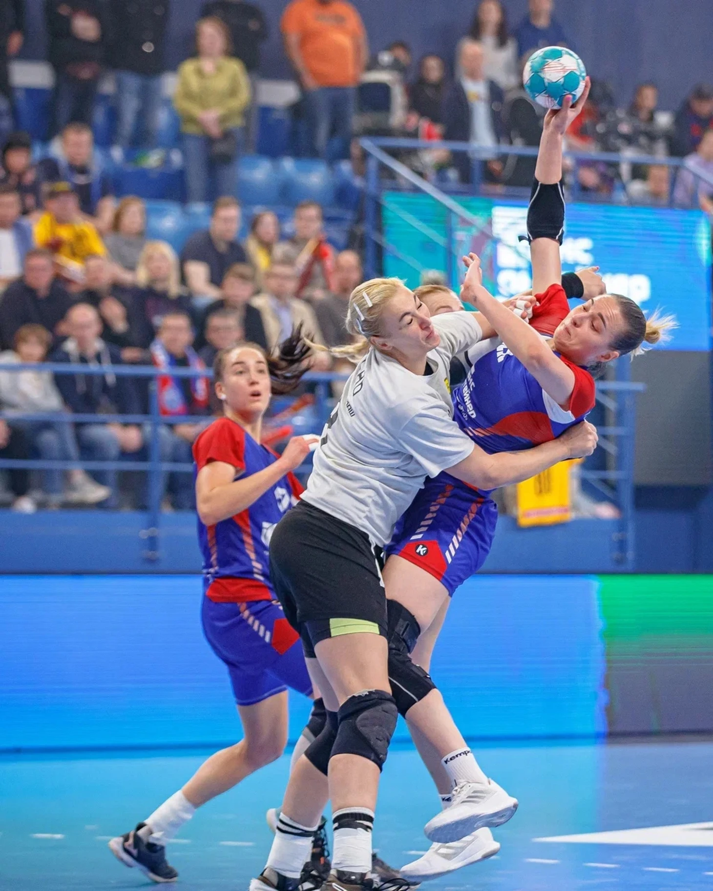 Olimpbet Суперлига. Не футболом единым. ЦСКА вновь обыграл "Ростов" и забрал чемпионский титул, изображение №2