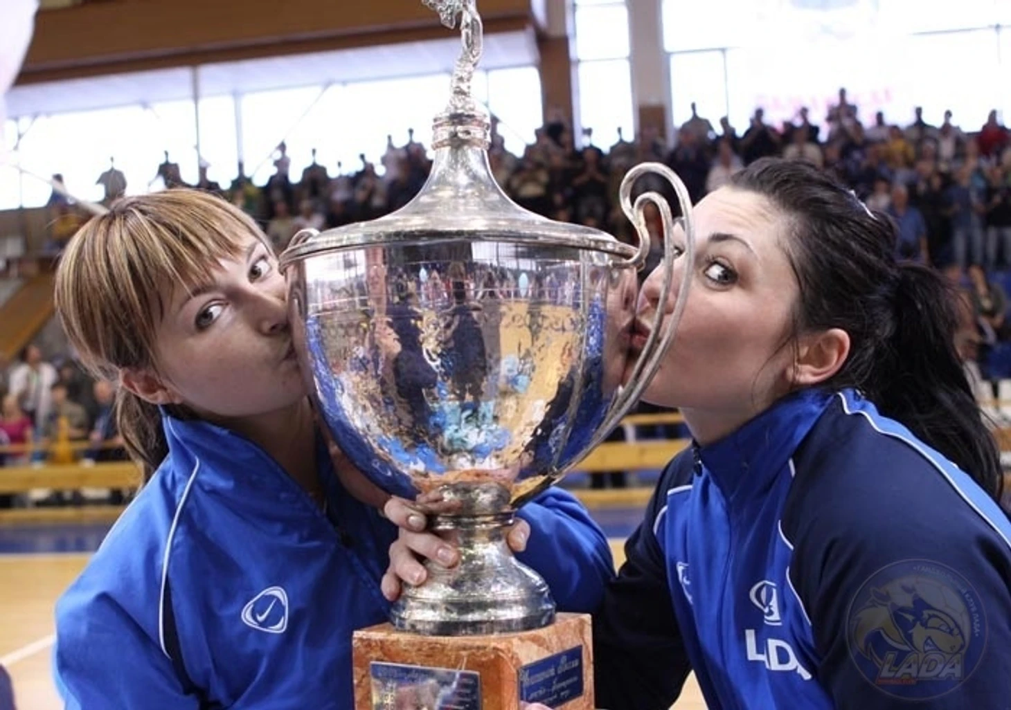 Совершеннолетний Кубок России возвращается домой. История побед "Ростова" и медалей "Лады", изображение №1