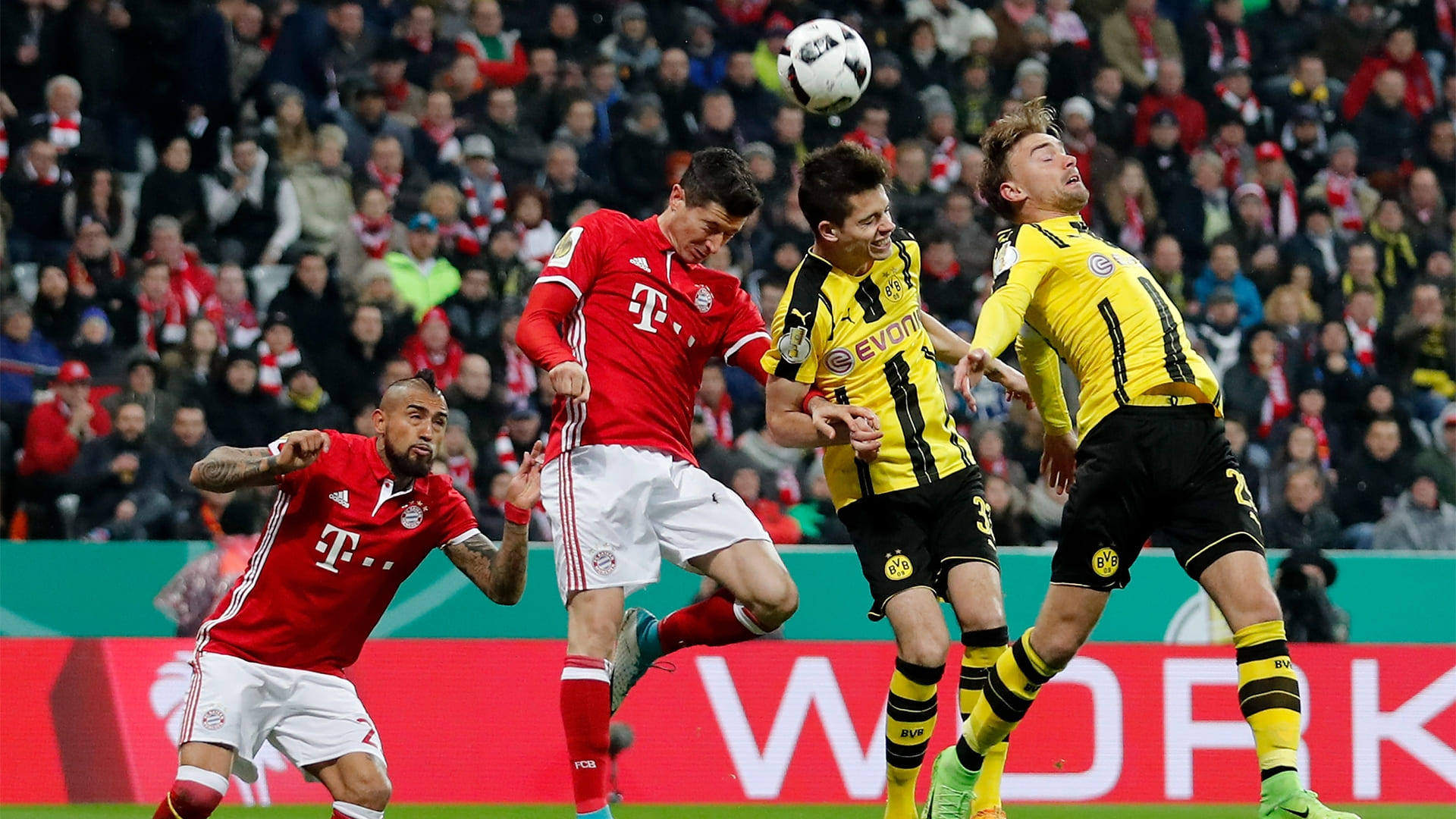 Невиданная немецкая интрига! Дер-Класикер. Битва за первое место в Бундеслиге!