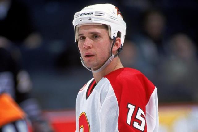 hi-res-72484626-mar-2000-martin-st-louis-of-the-calgary-flames-waits-on_crop_exact