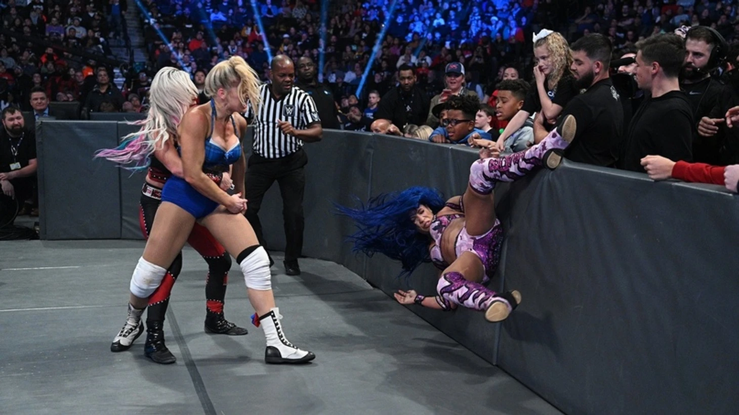 Обзор WWE Friday Night Smackdown 20.12.2019, изображение №15