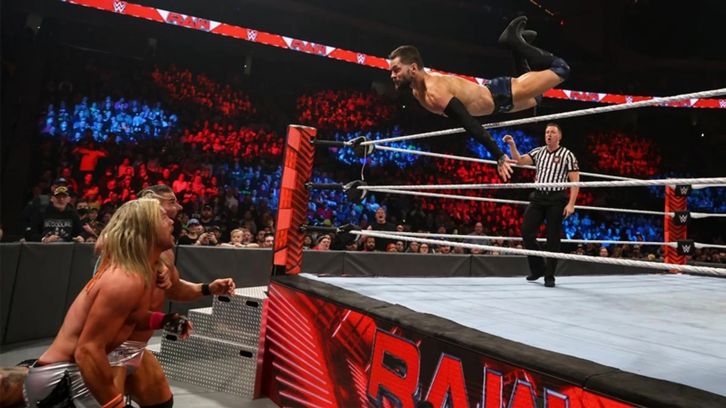Обзор WWE Monday Night RAW 13.12.2021, изображение №19