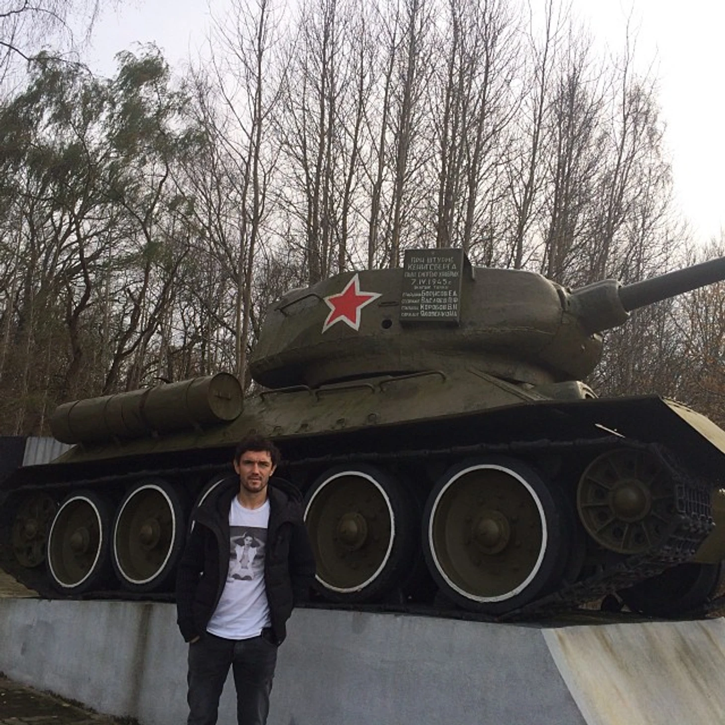 https://photobooth.cdn.sports.ru/preset/post/c/cc/fb2bb23e4489d8436d3512ae7e416.jpeg