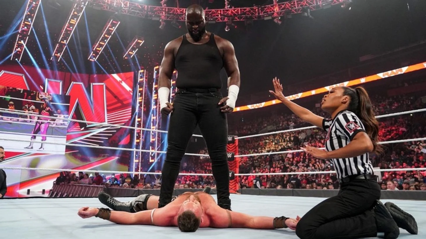 Обзор WWE Monday Night RAW 28.02.2022, изображение №6