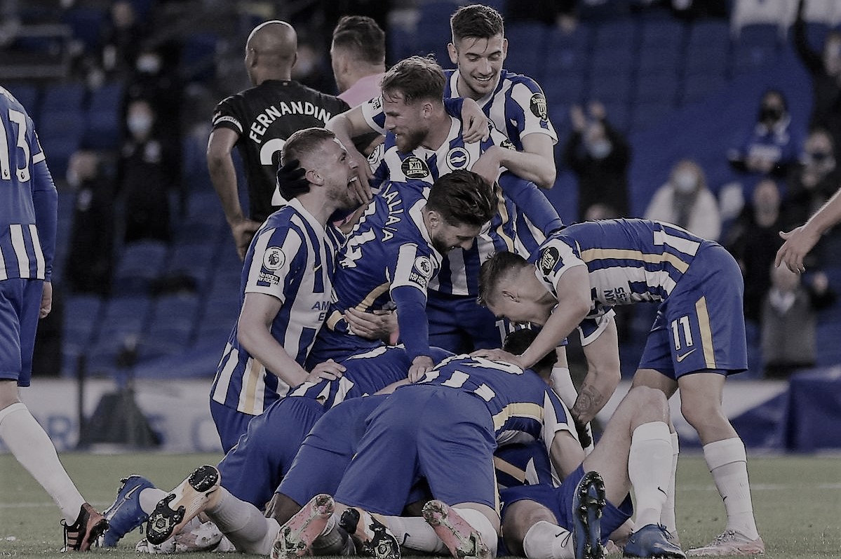 Манчестер сити брайтон альбион. Брайтон и Хоув. Троссард Брайтон. Brighton and hove Albion the Seagulls. Brighton and hove Albion the Seagulls форма футбольная.