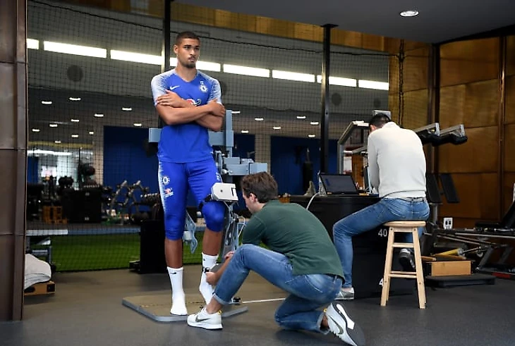 Лофтус-Чик тренируется в &quout;Челси&quout;