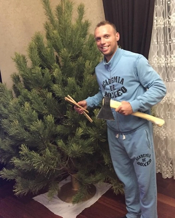 Денис Глушаков