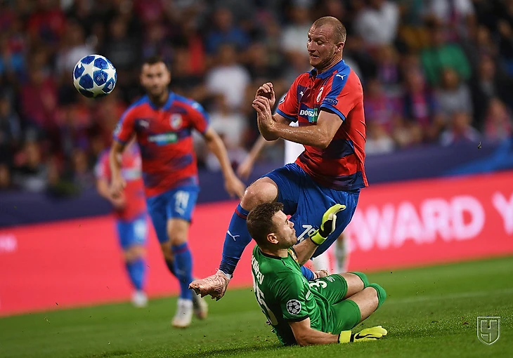 Игорь Акинфеев и Михал Крменчик