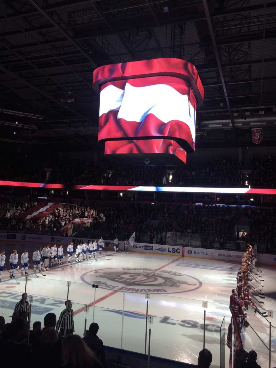 10 заброшенных шайб, 0:5 после первого периода и многое другое. Большой обзор
