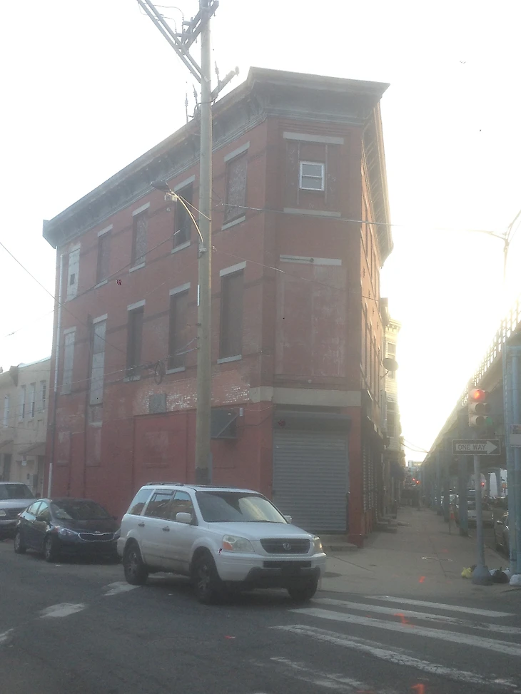 зал майти мик