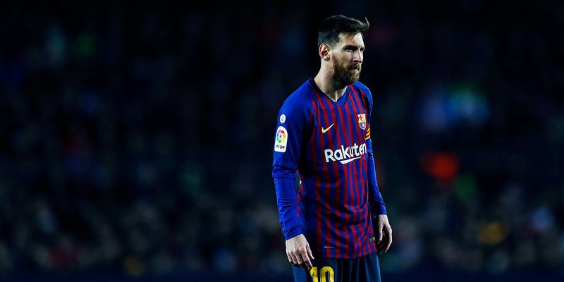 Барселону тащит только Месси...и судьи