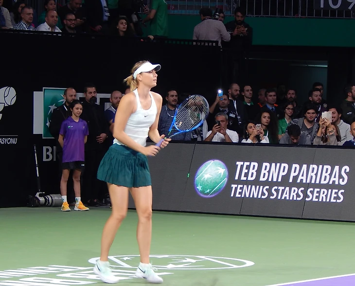 Sharapova in Istanbul 26 nov 2017