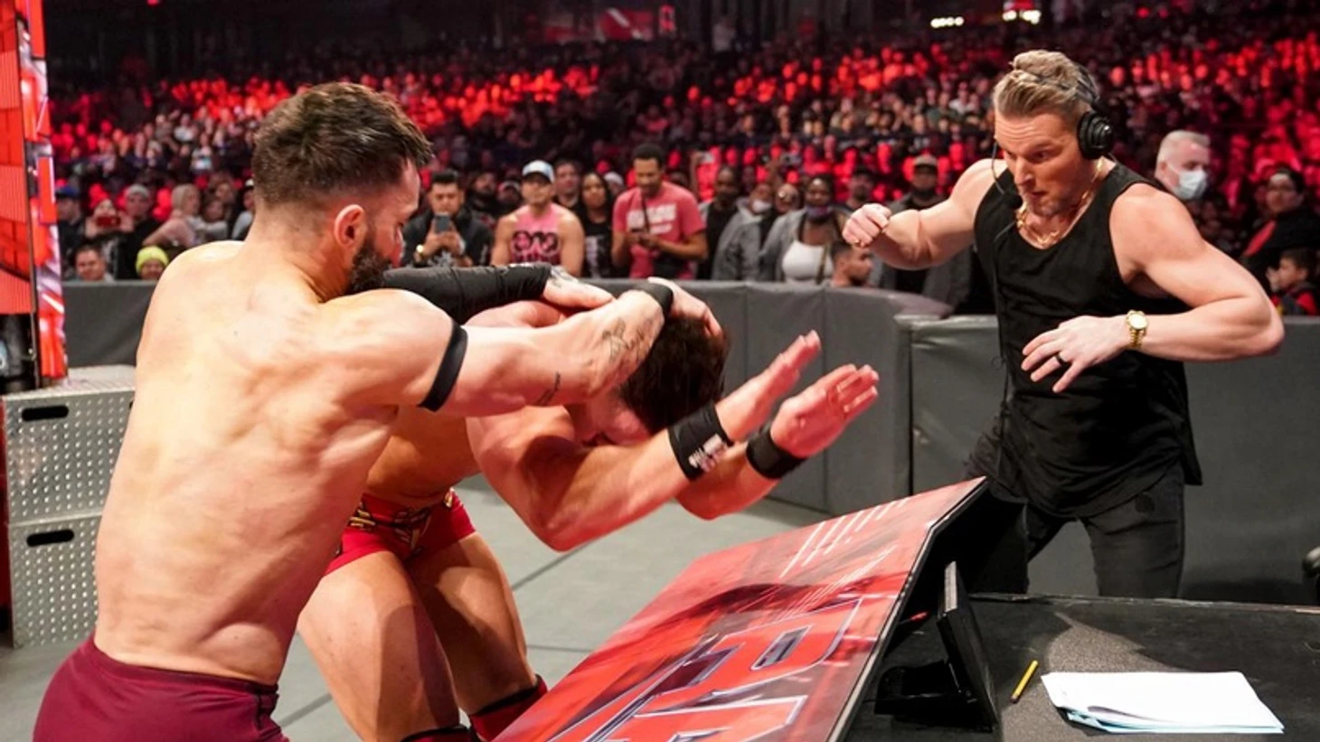 Обзор WWE Monday Night RAW 21.03.2022, изображение №23