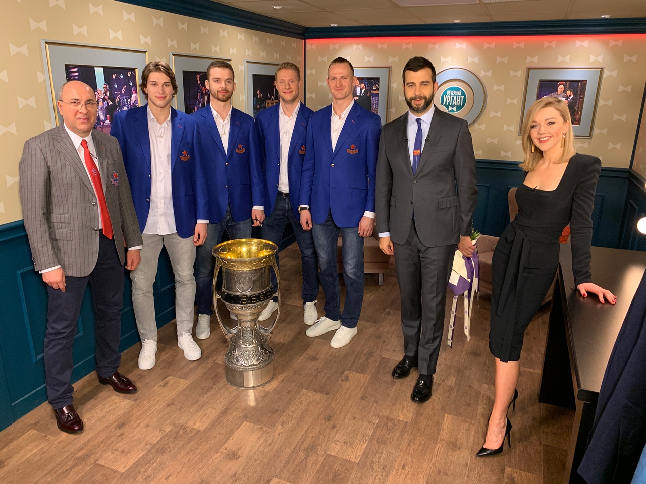 «Ощущение, что Backstreet Boys вернулись». Игроки ЦСКА и Кубок Гагарина – в «Вечернем Урганте»