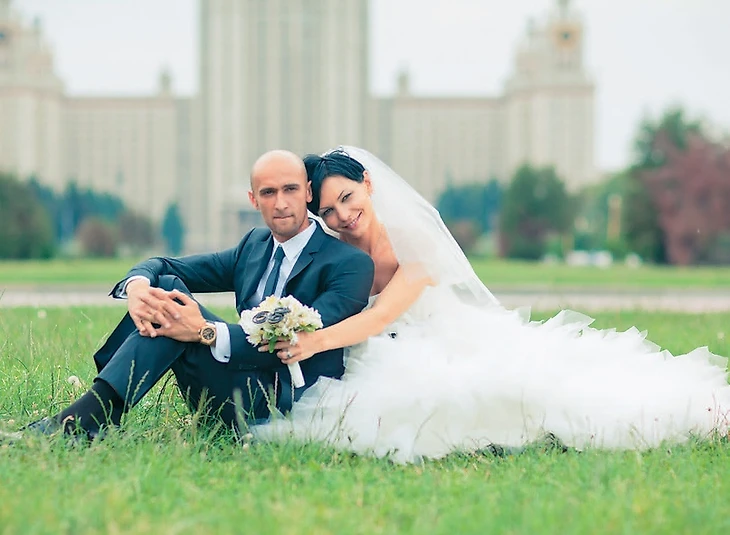 Ирина Дибирова в журнале "Быстрый центр". Жена Тимура, изображение №3