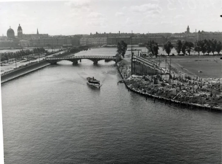 6 1942-1950-е. разобранный стадиона имени Ленина