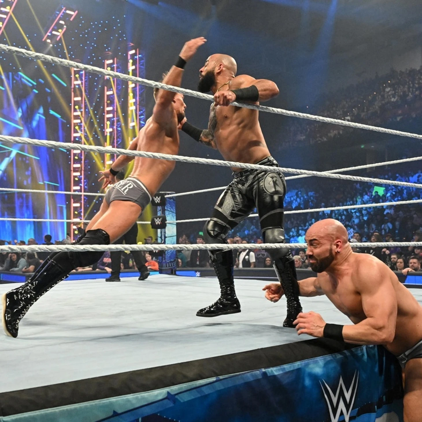 Обзор WWE Friday Night Smackdown 03.02.2023, изображение №2