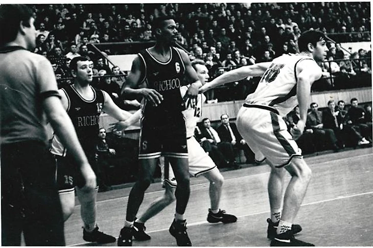 Кейт Уильямс и Борис Тихоненко против Василия Карасева и Евгения Кисурина