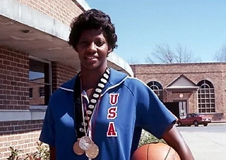 Скончалась первая женщина, задрафтованная в НБА. В 1977 году Лусию Харрис выбрали на два пика выше Кейтлин Дженнер