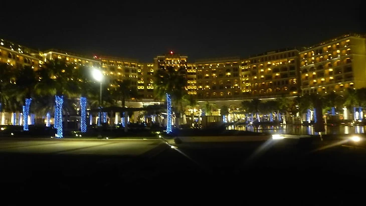 Лучший вид на отель - со стороны залива. Фото &quout;СЭ&quout;